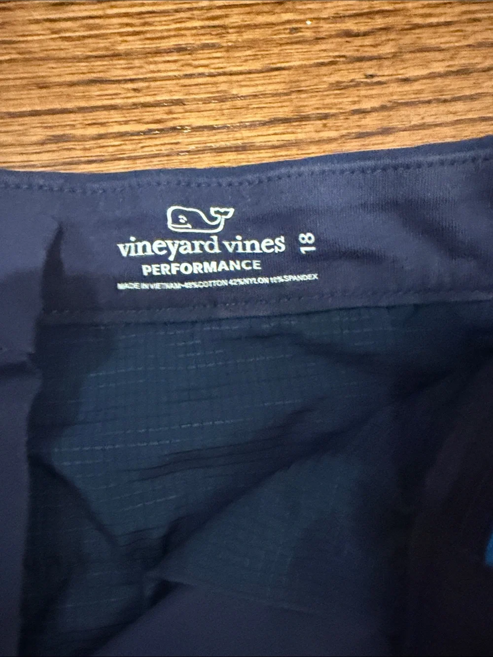 Vineyard Vines excellent dark